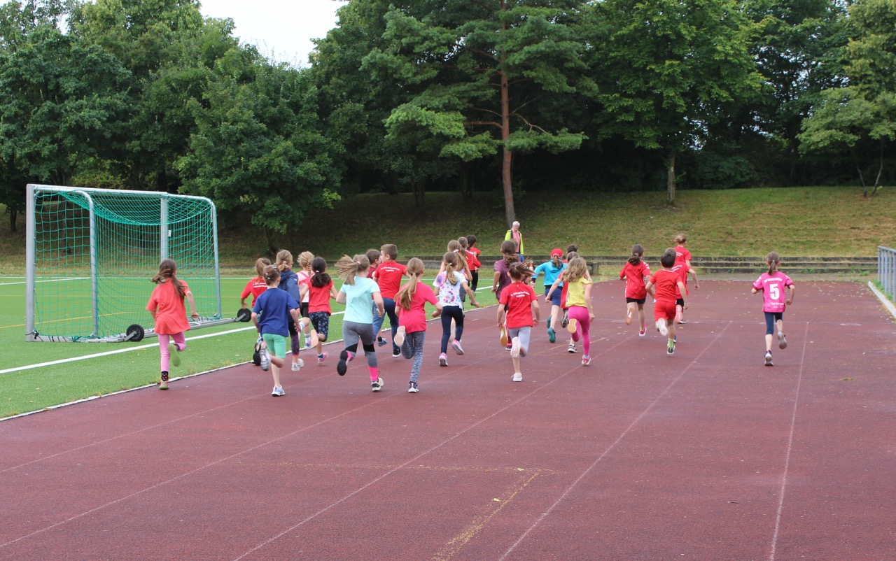 /img/gallery/2024/sportfest/Groß (IMG_3537).jpeg